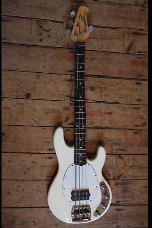 Musicman Stingray White Rosewood